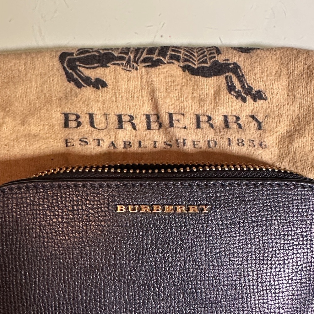 Burberry Textured Black Crossbody Clutch - Picture 3 of 9